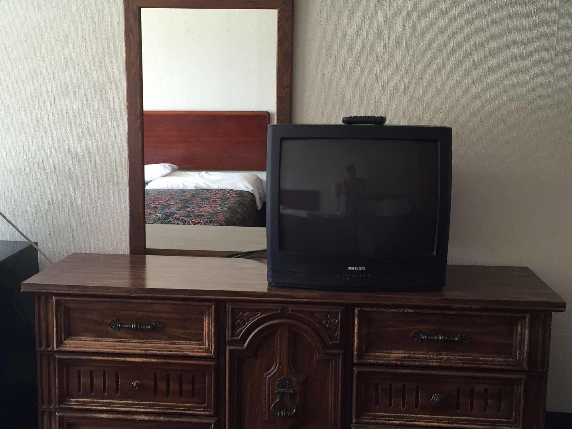 Daniel Boone Motor Inn Pikeville Bagian luar foto