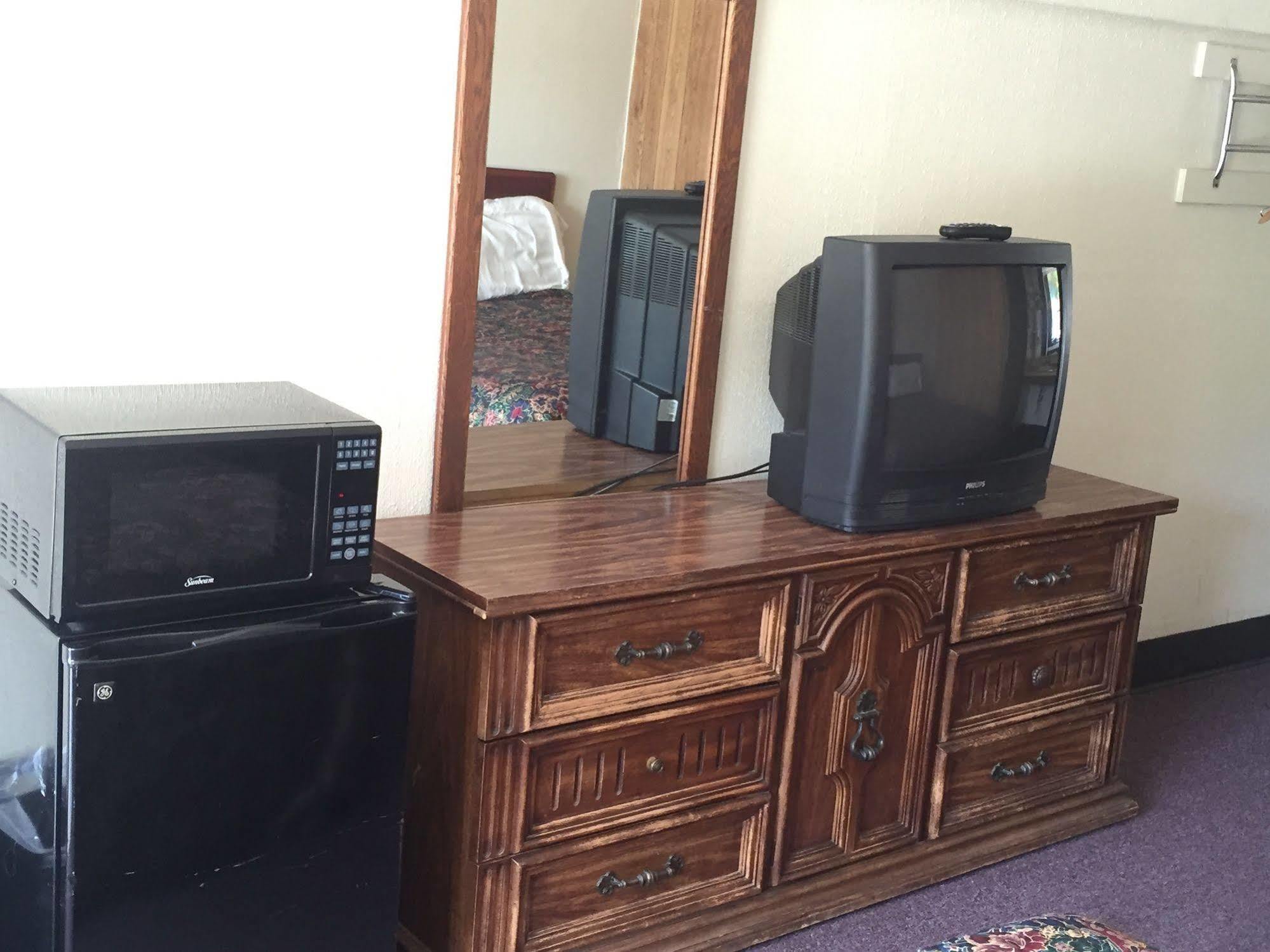 Daniel Boone Motor Inn Pikeville Bagian luar foto