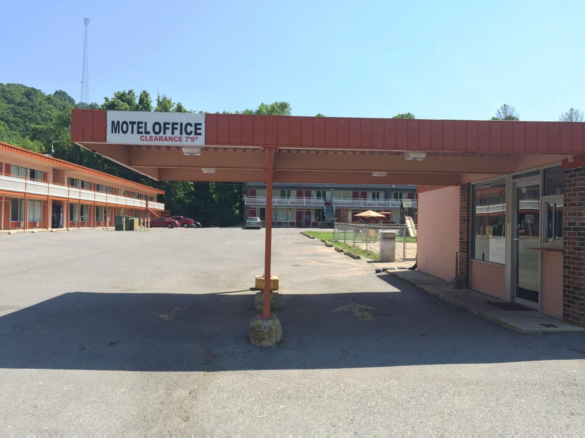Daniel Boone Motor Inn Pikeville Bagian luar foto